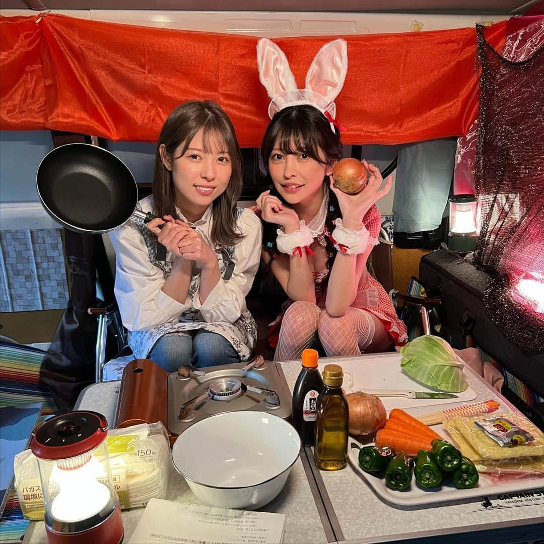 あおいれなさんのインスタグラム写真 - (あおいれなInstagram)「昨日から先行配信すたーと👭🚗🤍  ぶっつけ本番！誰でもいいからパコっちゃうゥ！？ あおいれなと森日向子のいきなり逆ナン！ゴー！ゴー！ バコバコワゴン  FANZAで検索🔍是非みてしこしこしてね〜😡🤍   #ダスッ！  #森日向子  #あおいれな」5月20日 18時40分 - aoi_rena_