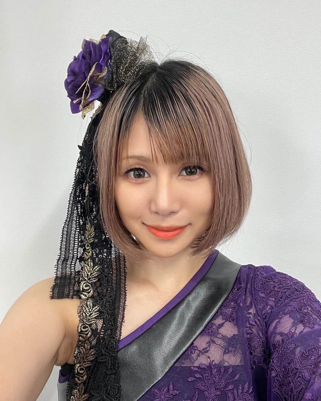 蜷川べにのインスタグラム：「本日は皆とMV撮影でございました。 やっぱり声出しOKは最高の一体感ですね。お楽しみに(๑ ́ᄇ`๑) てことで皆、和楽器バンドでインスタライブやって、大事な事話してるので是非見てね。フォローよろしく。」