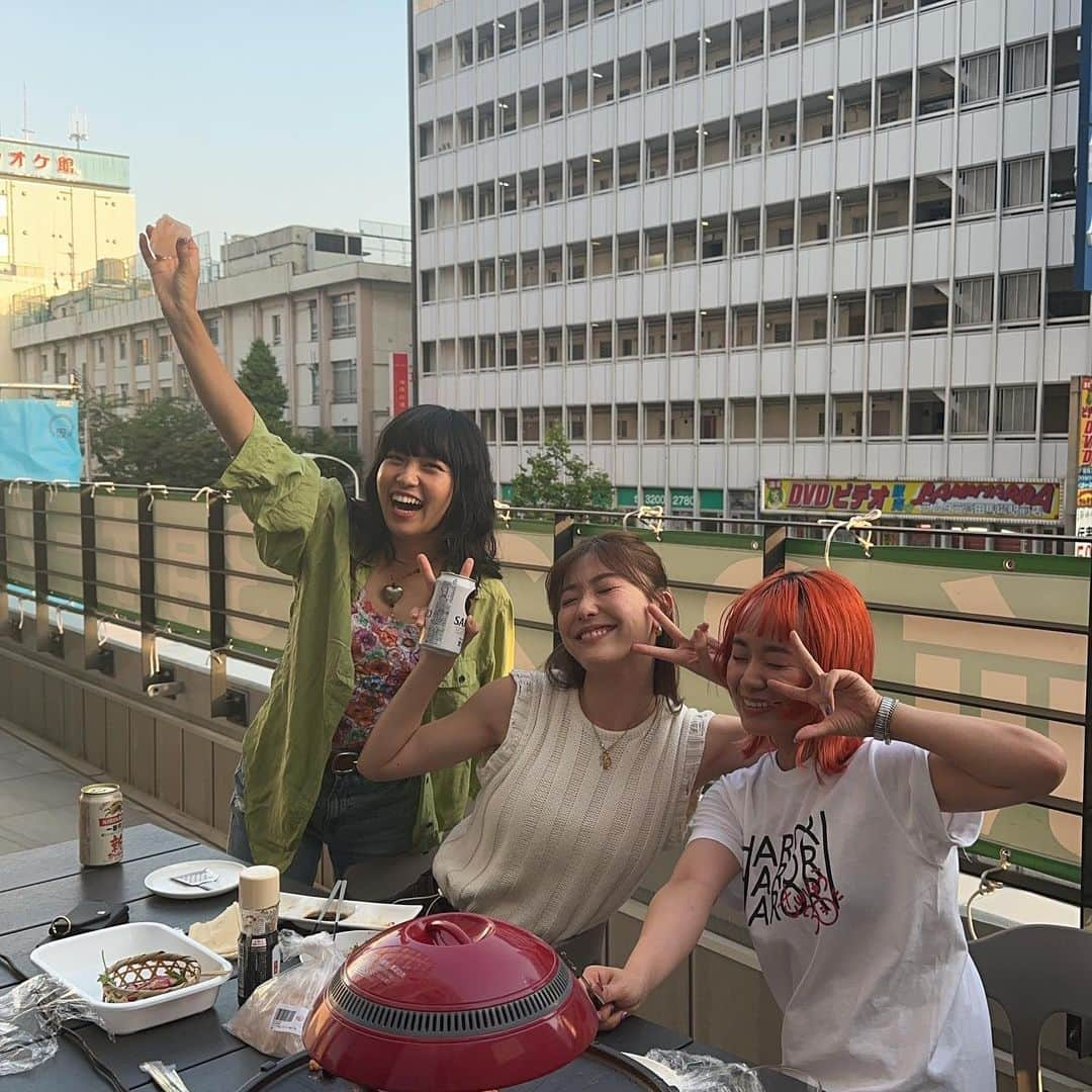 Asano Minamiさんのインスタグラム写真 - (Asano MinamiInstagram)「親友達と高田馬場のホテルで遊んだ🏨 部屋に本格的なスチームサウナがついてて、広いテラスでバーベキューもできるし、朝ごはんめちゃくちゃ豪華だし、部屋も綺麗で広くて最高だった！  寝る前に食べ過ぎたことを後悔して、夜中にビリーズブートキャンプ(懐)入隊したのも楽しかったね🏋🏻‍♀️  もも誘ってくれてありがとう！ またみんなでホテル遊びしたい♡」5月20日 18時53分 - minami_asano