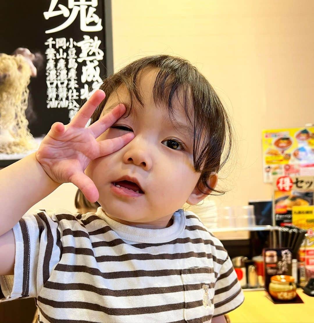 ゆうひなたのインスタグラム：「. . . 癖つよピースを習得しました✌️. . . 丸源ラーメン美味しかった🤍」
