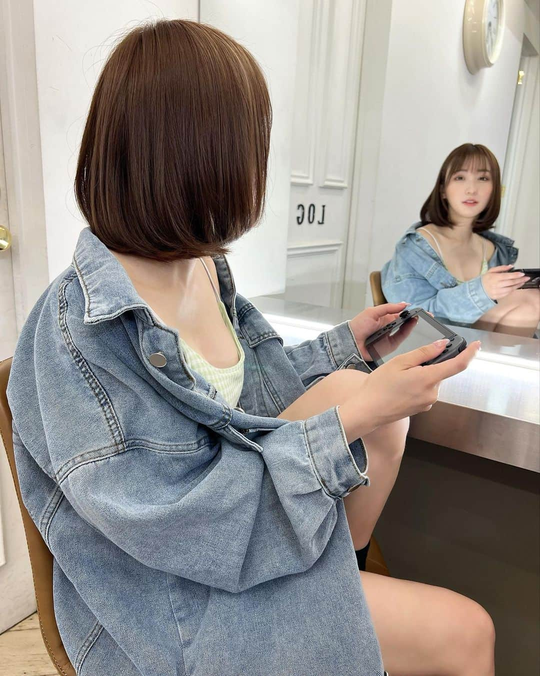 伊藤愛真さんのインスタグラム写真 - (伊藤愛真Instagram)「待ち時間あればスプラトゥーン😨 やっとS+0になったからもっとがんばる！笑 . . 最近スキップとローファーっていうアニメ見始めて高校生の頃思い出してえもい🫰🏻🤍 . . . #スプラトゥーン3#スプラトゥーン#splatoon」5月20日 19時08分 - __emagram