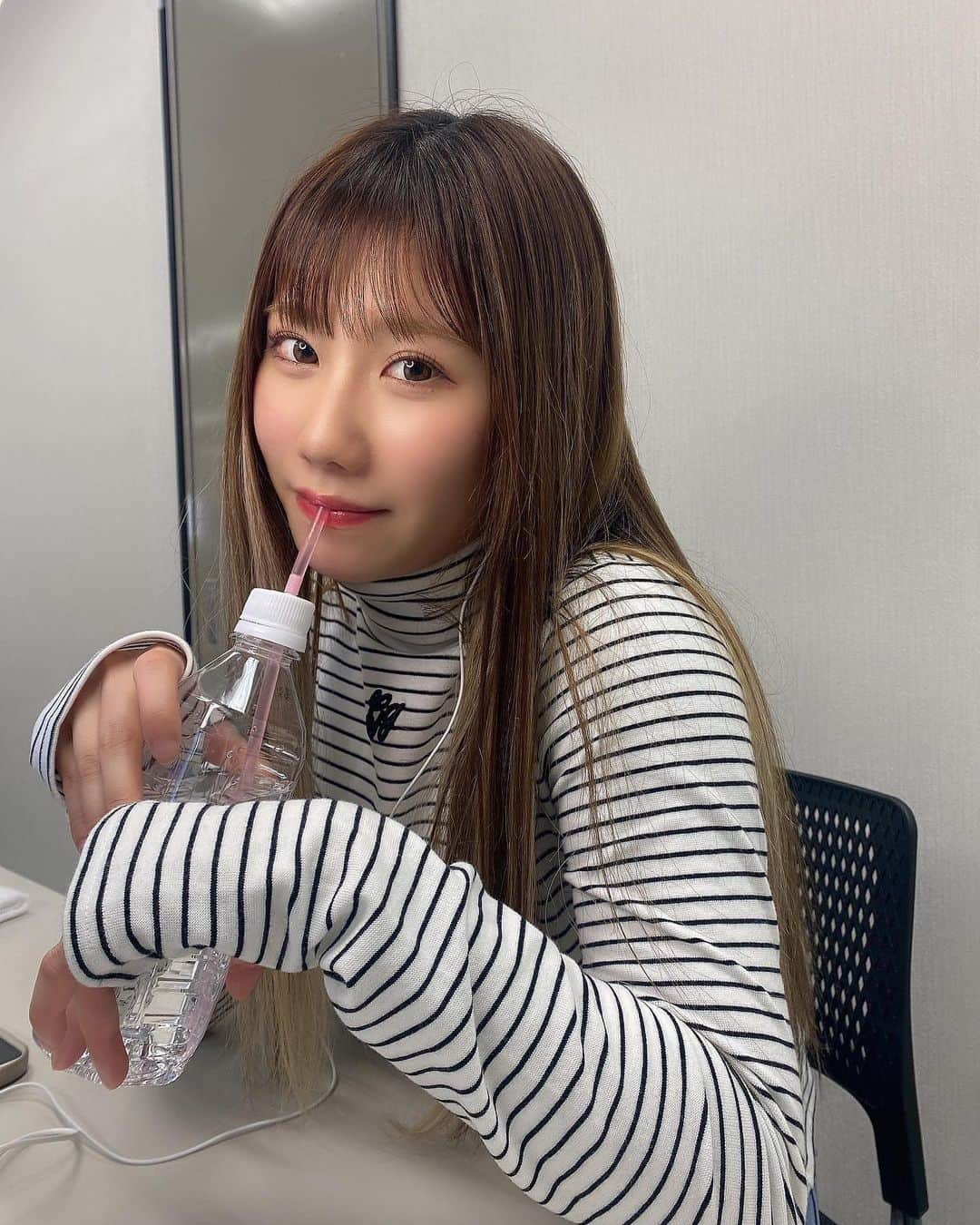 石田優美さんのインスタグラム写真 - (石田優美Instagram)「お水飲むーー？🩵  #水分補給 #大事 #水 #🩵」5月20日 19時21分 - yu_mi_1012