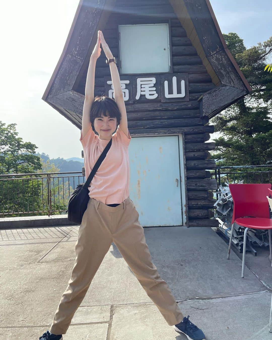 中野ミホのインスタグラム：「. 山のパワーをたくさんもらった日⛰💥  今月来月、まだ弾き語りあります〜 お近くのかた、ぜひお待ちしています！  新しい曲もちらほらやってみています  ◎ 5月24日(水) 下北沢 おてまえ ◎ 6月4日(日) 水戸 NINETY EAST ◎ 6月12日(月) 渋谷 LOFT HEAVEN ◎ 6月17日(土) 西早稲田 BLAH BLAH BLAH  ◎7月1日(土) 荻窪 velvet sun 「Hug 2」(Band Set)」