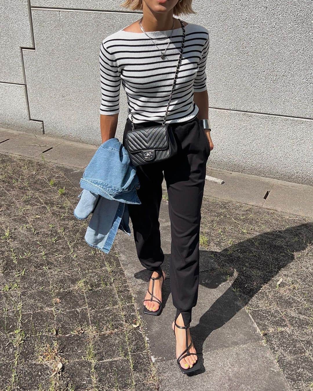 annaのインスタグラム：「.  二の腕しっかりカバーしてくれる ボーダートップス🫶 @fifth_store  @editsheen_store   キレイめからカジュアルまで着こなせて 使い回し抜群🥳❤️ そして細魅え効果すごい✨  今なら30%offクーポン出てたよ❤️‍🔥  #春夏コーデ#夏コーデ#春コーデ#大人カジュアル#オトナカジュアル#カジュアル#カジュアルコーデ#プチプラ#プチプラコーデ#fifth#フィフス#フィフスタイル#editsheen#エディットシーン#fifthtl#5分袖ボートネックリブニット#158cmコーデ#骨格ナチュラル#きょこ」