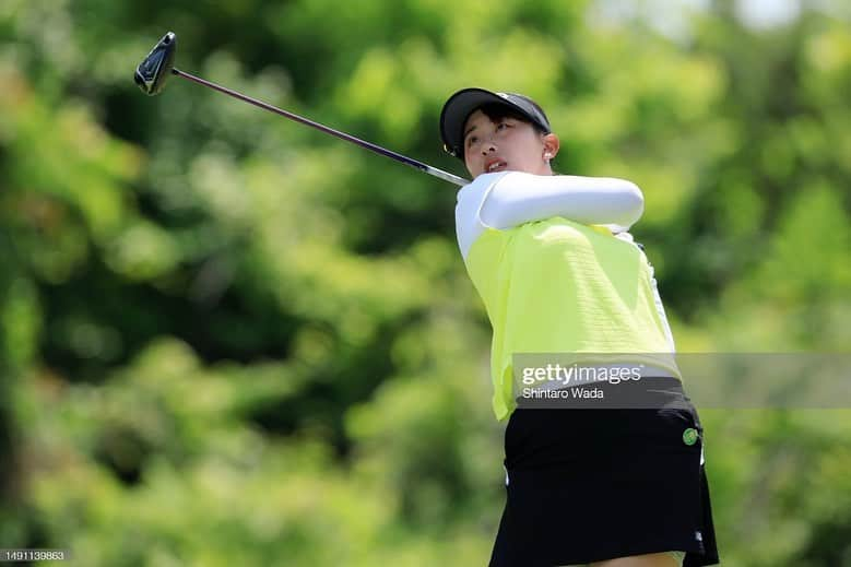 竹山佳林さんのインスタグラム写真 - (竹山佳林Instagram)「ツインフィールズレディーストーナメント⛳️  2年前のリベンジ…と思い挑みましたが、2日目撃沈🥲雨風とは関係なく自滅しました。 でも最終日は少し頑張れました😊✨ また修正して頑張ります！  次は「地域みらいグループレディス佐嘉窓乃梅カップ」🏌🏻‍♀️  #golf #jlpga #ステップアップツアー  #ツインフィールズレディーストーナメント  #newbalance #newbalancegolf  #長谷工コーポレーション  #pinggolf  #株式会社商美コーポレーション  #株式会社リンクス #リンクスゴルフ  #株式会社achieve #teamachieve #topworksbody  #kasco #ゴルフレーヴ #palmax #バシレウス #ustmamiya #titleist #glaux #eonsports #phiten #abiles」5月20日 19時47分 - karin.takeyama