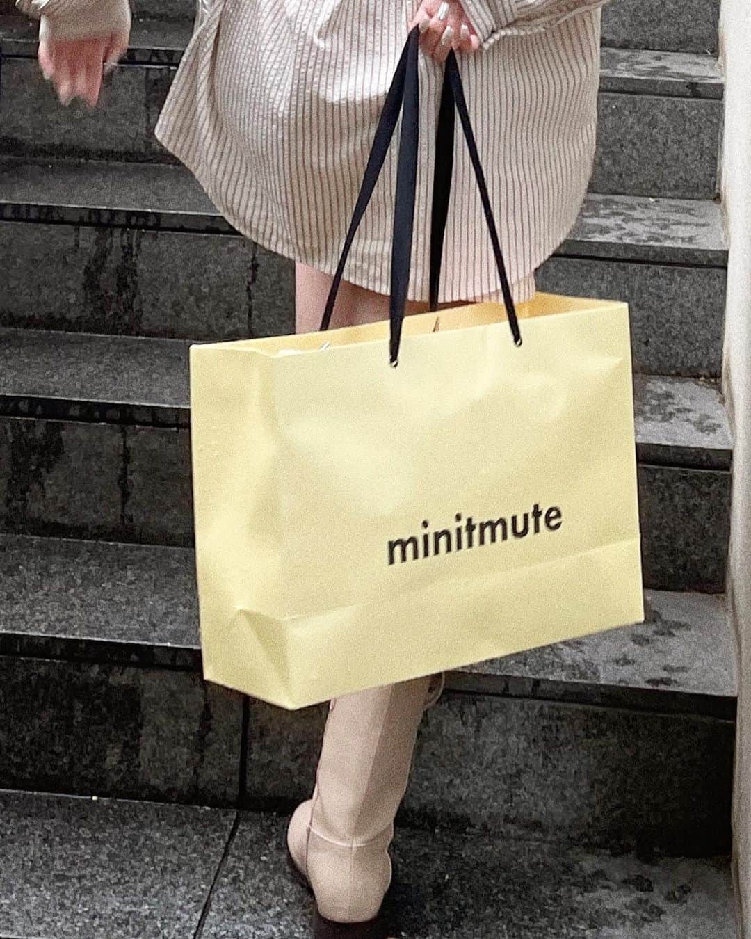 河﨑莉奈さんのインスタグラム写真 - (河﨑莉奈Instagram)「미닛뮤트 사랑해🤍🏸 @minitmute   最近お気に入りのセットアップとブーツで ベージュコーデ👔👢 どちらも @dholic_official でゲットしました❕  #minitmute #dholic #miumiu」5月20日 19時39分 - rinya5588