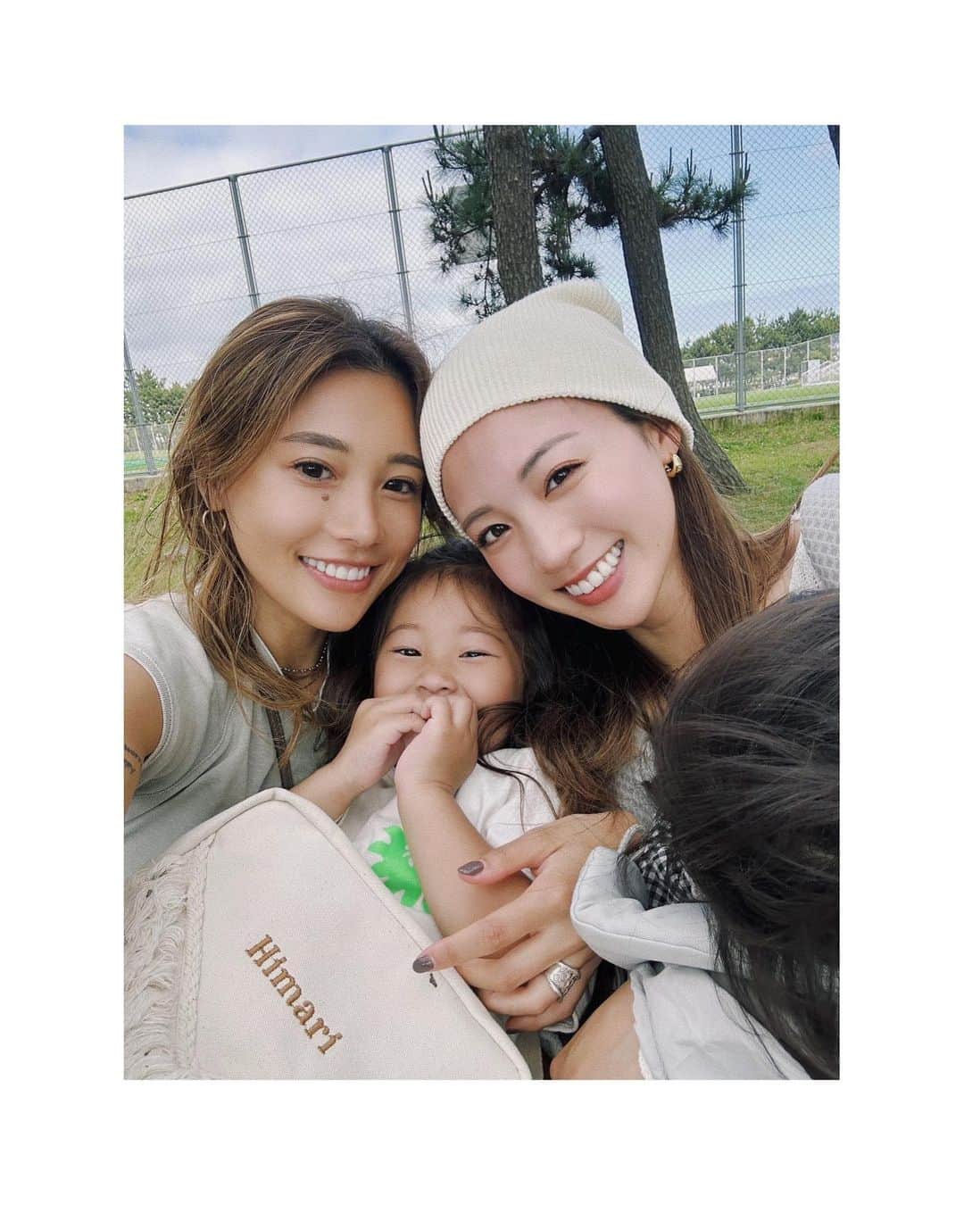 馬詰まほのインスタグラム：「ﾀﾉｼｶｯﾀ🫨🖤🖤  いろんなひとに会えて最高♡ 最後の写真がイチオシです🐵🐵🐵 @thesurffestival  ↪︎ @yuumi_shida #thesurffestival」