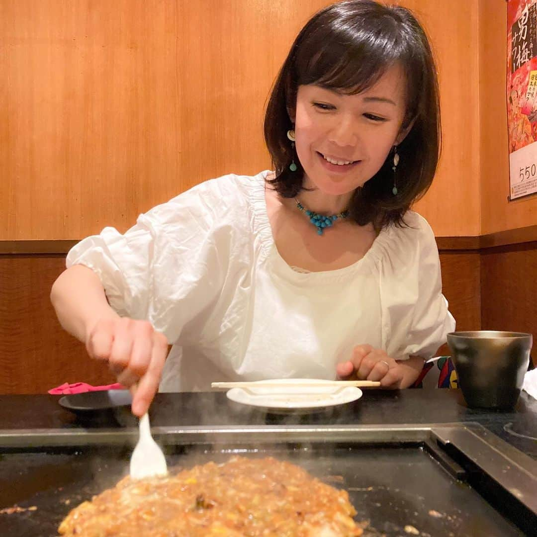 六車奈々さんのインスタグラム写真 - (六車奈々Instagram)「今日は、浅草へ。食べ歩き＆浅草演芸ホールを楽しみました😊 浅草演芸ホールで寄席を観たのは初めて。襲名披露口上を見ることができたのは、とても良かったです‼️笑いと感動でした🥰  #浅草 #浅草演芸ホール  #落語芸術協会  #尾張屋本店  #もんじゃ  #六車奈々  #japan #japanese #japanesefood #monja #asakusa #soba #holiday #beauty #japanesebeauty」5月20日 19時52分 - nanarokusha