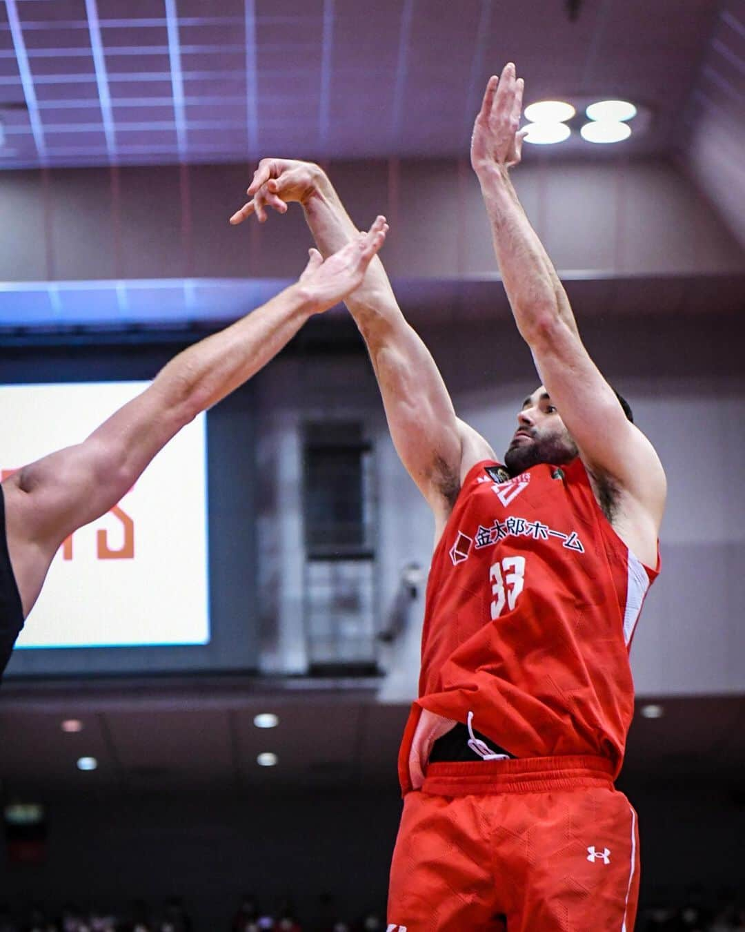 千葉ジェッツさんのインスタグラム写真 - (千葉ジェッツInstagram)「試合風景|ω･)📸  B.LEAGUE2022-23 SF  vs.A東京  千葉J 89-66 A東京  #RoadToTheTripleCrown #いくぜてっぺん #日本生命Bリーグチャンピオンシップ #セミファイナル #まずは一勝 #勝って兜の緒を締めよ #明日もハイエナジーに✊ #chibajets #Bリーグ #千葉ジェッツ #バスケ #basketball #portrait  #photograph #ジェッツ写真部 #レンズ越しの世界 #応炎🔥 #ありがとうございました📣」5月20日 19時58分 - chibajets_official