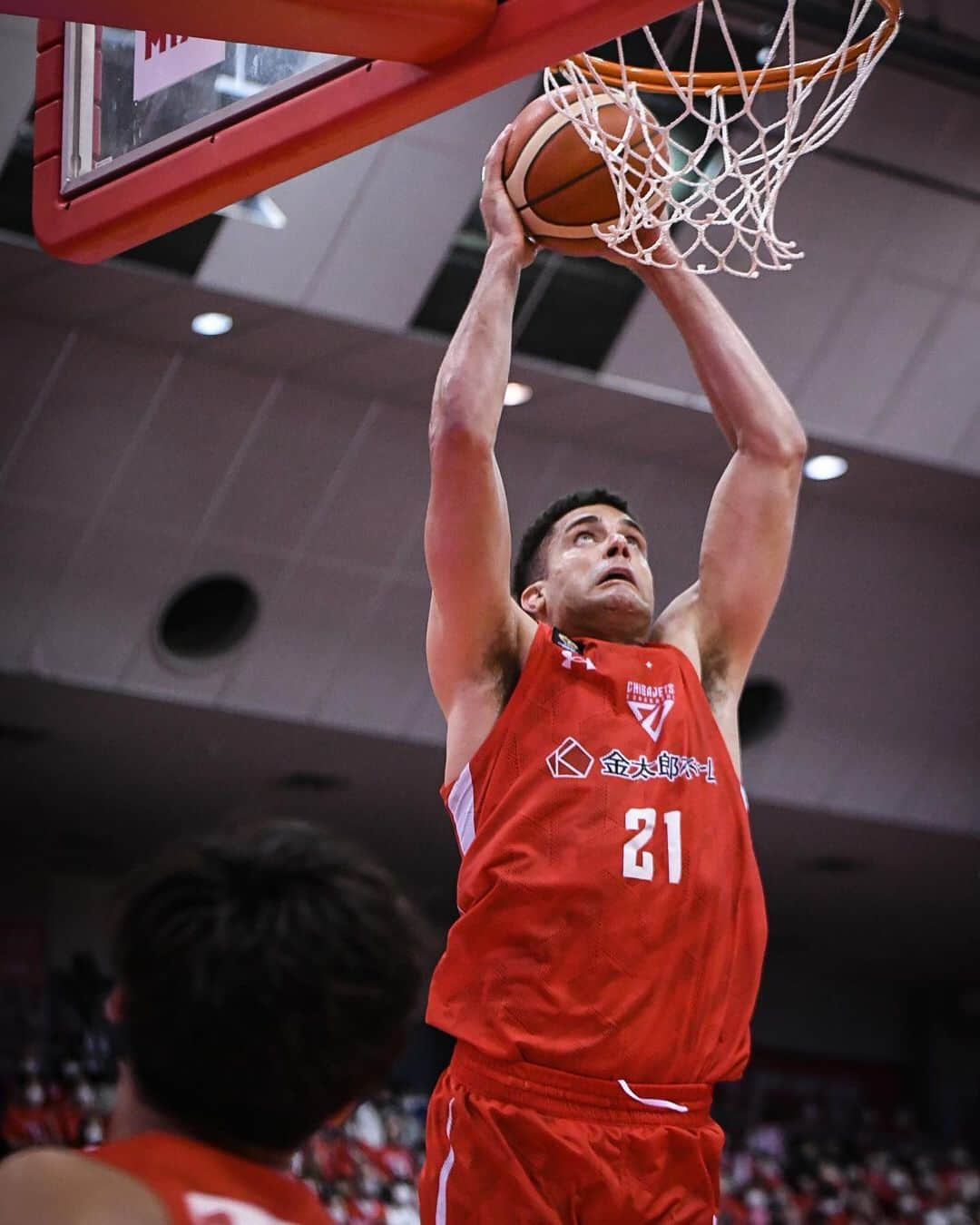 千葉ジェッツさんのインスタグラム写真 - (千葉ジェッツInstagram)「試合風景|ω･)📸  B.LEAGUE2022-23 SF  vs.A東京  千葉J 89-66 A東京  #RoadToTheTripleCrown #いくぜてっぺん #日本生命Bリーグチャンピオンシップ #セミファイナル #まずは一勝 #勝って兜の緒を締めよ #明日もハイエナジーに✊ #chibajets #Bリーグ #千葉ジェッツ #バスケ #basketball #portrait  #photograph #ジェッツ写真部 #レンズ越しの世界 #応炎🔥 #ありがとうございました📣」5月20日 19時58分 - chibajets_official