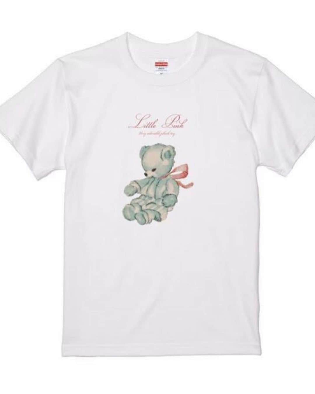 織田エリカさんのインスタグラム写真 - (織田エリカInstagram)「𝕆𝕣𝕚𝕘𝕚𝕟𝕒𝕝 𝕋-𝕤𝕙𝕚𝕣𝕥🧸🎀  𓂃  この度、私のハンドメイドブランド @fancyerika_ のオリジナルTシャツを @eastwoodswear 様で受注販売させて頂くことになりました🫶🏻  Little Pinkのロゴとクマさんのデザイン になっていてとても可愛く出来ました🤍  夏のコーデにもぴったり👒  Tシャツのサイズは S（身丈65/身幅49/袖丈19） M（身丈69/身幅52/袖丈20） L（身丈73/身幅55/袖丈22） XL（身丈77/身幅58/袖丈24） となっていて私はSサイズを着用してます🧸  その他にもロンTとトートバッグの販売 もしております🌷  販売期間（受注期間）は 5/20(土)20時〜6/3(土)23時59分 になりますので気になる方はお早めに✨  販売ページはプロフィールに 記載しています✨  𓂃  #tshirt #littlepink #pink #original #vintage #vintagegirl #antique #frenchgirl #fashion #ootd #myroom #tシャツ #tシャツコーデ #くまさん #くま #オリジナルtシャツ #夏服 #夏コーデ #夏服コーデ #マイルーム #きょコ #コーデ #コーディネート #ガーリー #フレンチガーリー #フレンチガーリーコーデ #アンティーク #ヴィンテージ #ヴィンテージライク #ヴィンテージガーリー」5月20日 19時59分 - _erika0819
