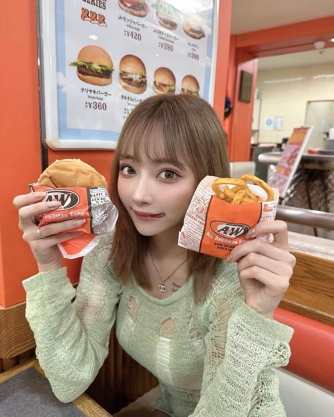 PyunA.(ぴょな)さんのインスタグラム写真 - (PyunA.(ぴょな)Instagram)「A&W🍔🍟🧡🤎」5月20日 20時00分 - _000919_