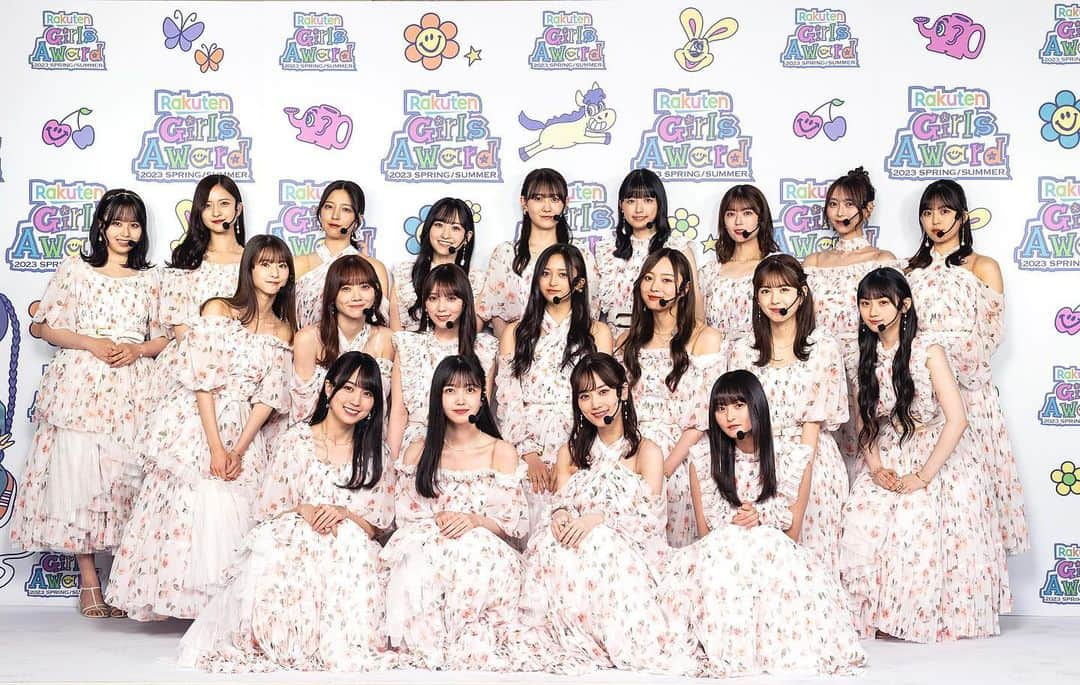 ガールズアワードのインスタグラム：「----------------------------------------------------- 🌼Rakuten GirlsAward 2023 SPRING/SUMMER🌼 🎤アーティストによる #バックステージショット -----------------------------------------------------  ◆乃木坂46 @nogizaka46_tv  @saya.kanagawa_official @kubo.shiori.official  @mizuki.yamashita.official @yodayuuki_oimo   #RakutenGirlsAward2023SS #ガルアワ2023SS #GirlsAward #ガルアワ」