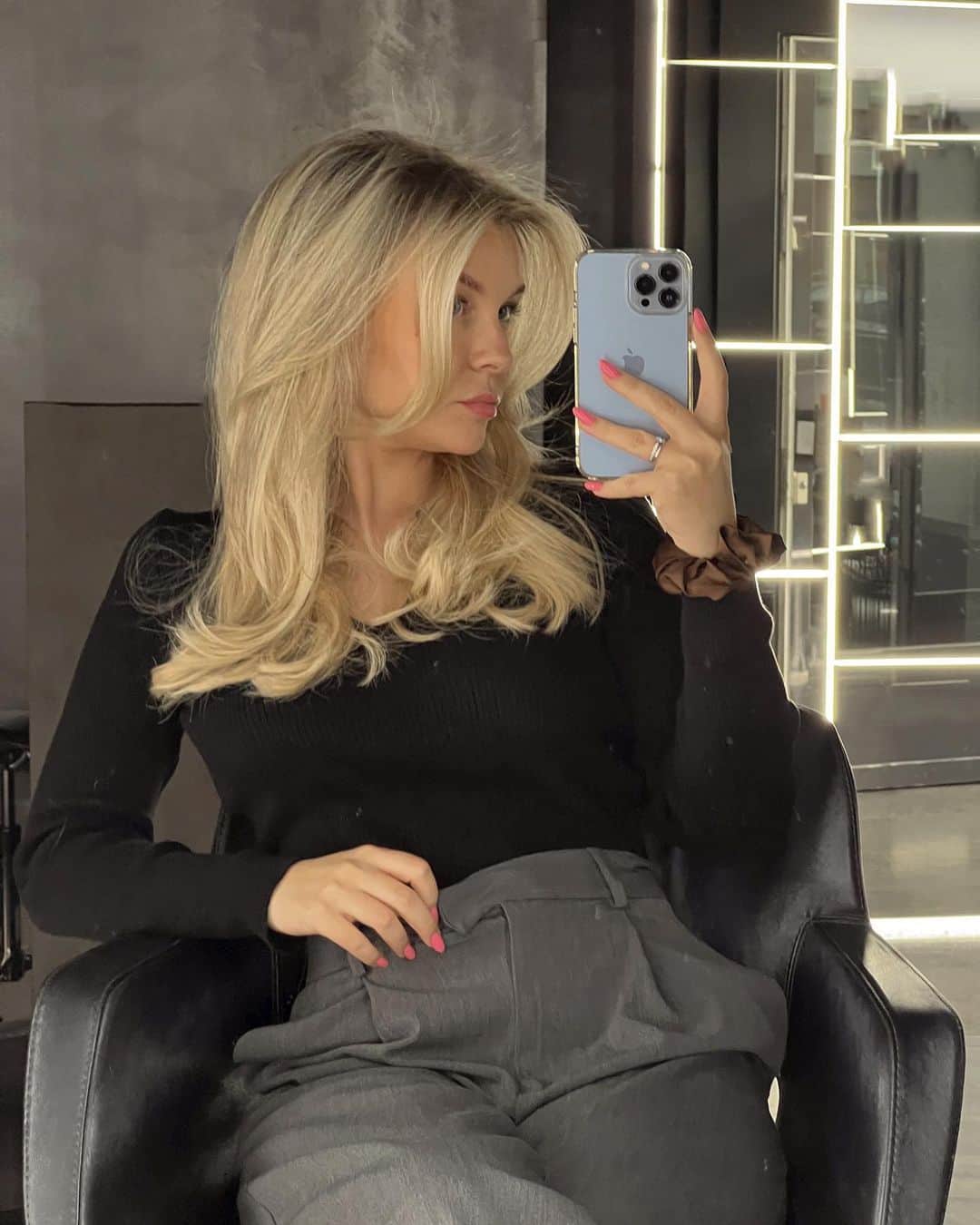 Dagi Beeのインスタグラム：「we love a good hair day ✨ by @diego.fossa」