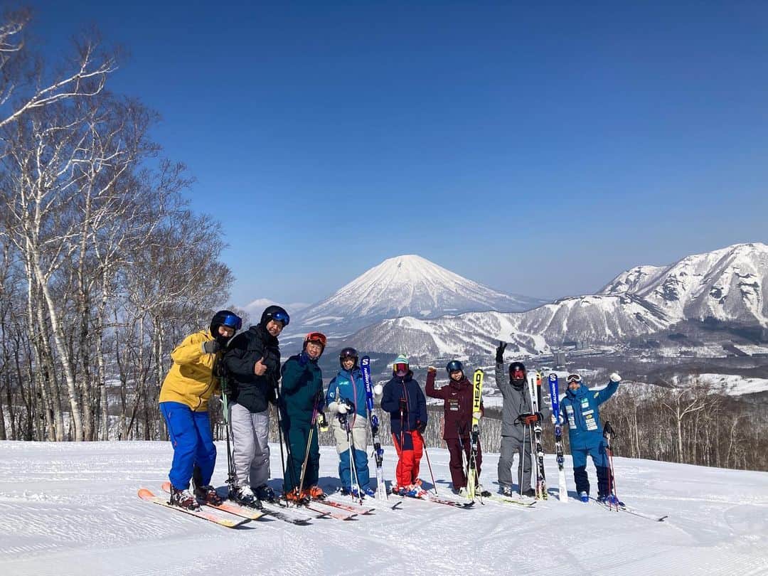 蔦谷好位置さんのインスタグラム写真 - (蔦谷好位置Instagram)「3月末に行ったルスツでのスキーの模様がプロスキーヤーの井山敬介さんのYouTubeチャンネル「ズルtube」にアップされました。  まさか今期ラストに信じられないレベルのみなさんと一緒に滑れて最高でした。  前後編あるので是非僕の昭和滑りをチェックしてください笑  はやく来季スキー行きたい  #井山敬介 #ズルtube #ズルチューブ #竹内智香  #勝浦由衣  #秋元日菜子  #グッチー #guchy #salomon #salomonski」5月20日 20時14分 - koichitsutaya