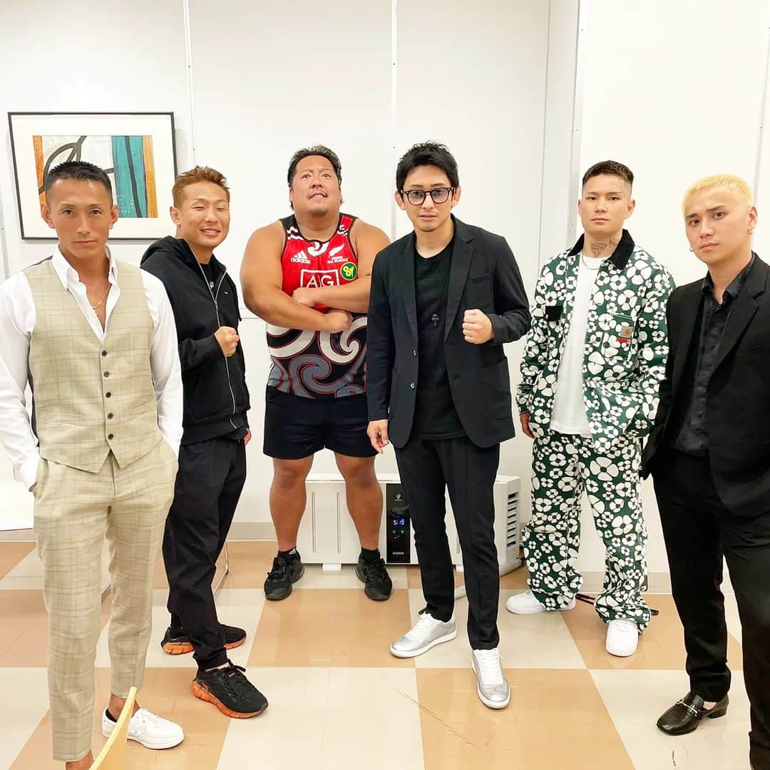 のインスタグラム：「帰宅 さぁゆっくり身体休めるよ チーム背負う　国背負う そーゆー喧嘩 最高じゃん」