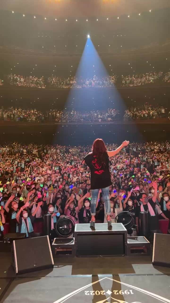 大黒摩季のインスタグラム：「MAKI OHGURO 30th Anniversary Best Live Tour 2022-23 -SPARKLE- Powered by CHAMPAGNE COLLET  5/20  札幌文化芸術劇場 hitaru ♪STOP MOTION ♪ら・ら・ら  #SPARKLE_TOUR #大黒摩季30thanniversary  Final Season 5/3 神奈川・ハーモニーホール座間 5/6 愛知・名古屋国際会議場センチュリーホール 5/13・5/14 大阪・フェニーチェ堺 5/20 北海道・札幌文化芸術劇場 hitaru 5/21 北海道・旭川市民文化会館 5/28 東京・東京ガーデンシアター  @toshitakashibata  @takuya54it  @jkn627  @fc_satoko  @steve_eto  @yuka.harada.18  @kazukikatsuta  @champagnecollet.jp  @bigblackbear_official」