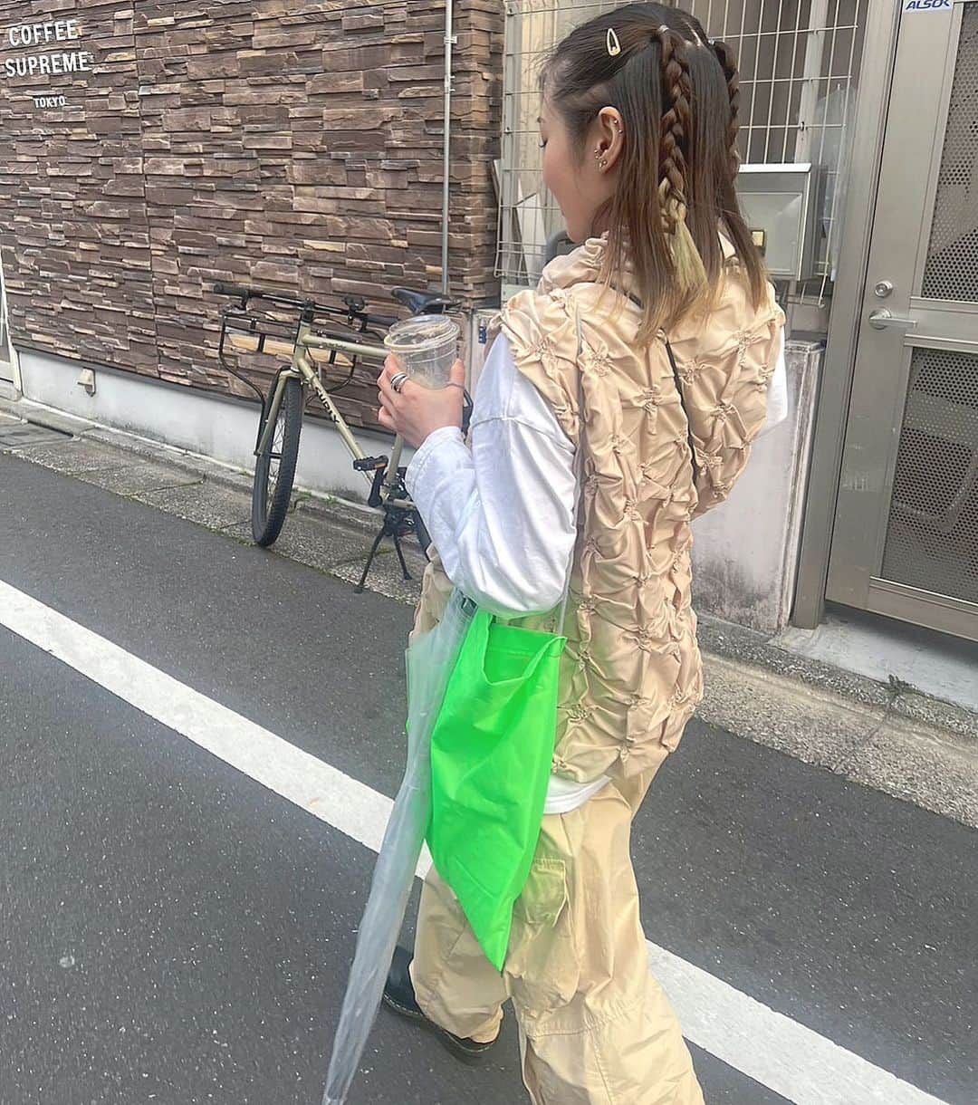 MIOのインスタグラム：「ずんちゃずんちゃ #古着　#ミオ服」