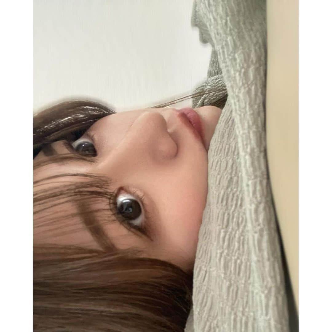 嘉部志音のインスタグラム：「. . 最近まつぱさぼりがちで 束感つくるのにはまってる🌙 . .」