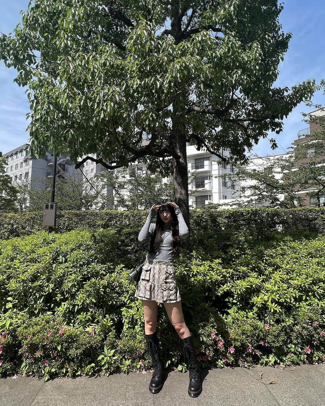 きりざきまいさんのインスタグラム写真 - (きりざきまいInstagram)「いつかの日のコーデ✨🖤 Tops @shein_japan  Skirt @jouetie_official  Boots @drmartens_japan  Bag @maisonmargiela」5月20日 20時42分 - imo_stagram10