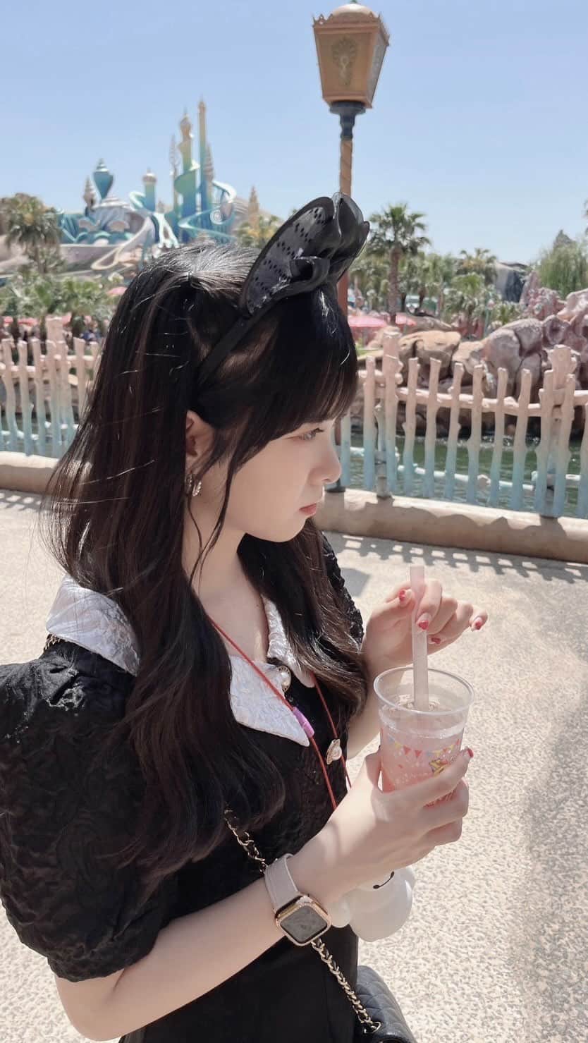 山﨑夢羽のインスタグラム：「． ゆはさやわっしょい   #BEYOOOOONDS #山﨑夢羽 #江口紗耶  #ディズニー #ディズニーシー #おそろっち」