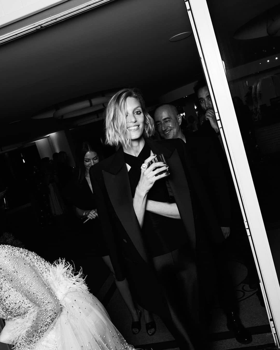アニヤ・ルービックさんのインスタグラム写真 - (アニヤ・ルービックInstagram)「Celebrating women in film.  Thank you for having us and a beautiful night.   @vanityfair @moalturki @redseafilm  #cannesfilmfestival #cannesfilmfestival2023   Ph. @saskialawaks」5月20日 20時44分 - anja_rubik