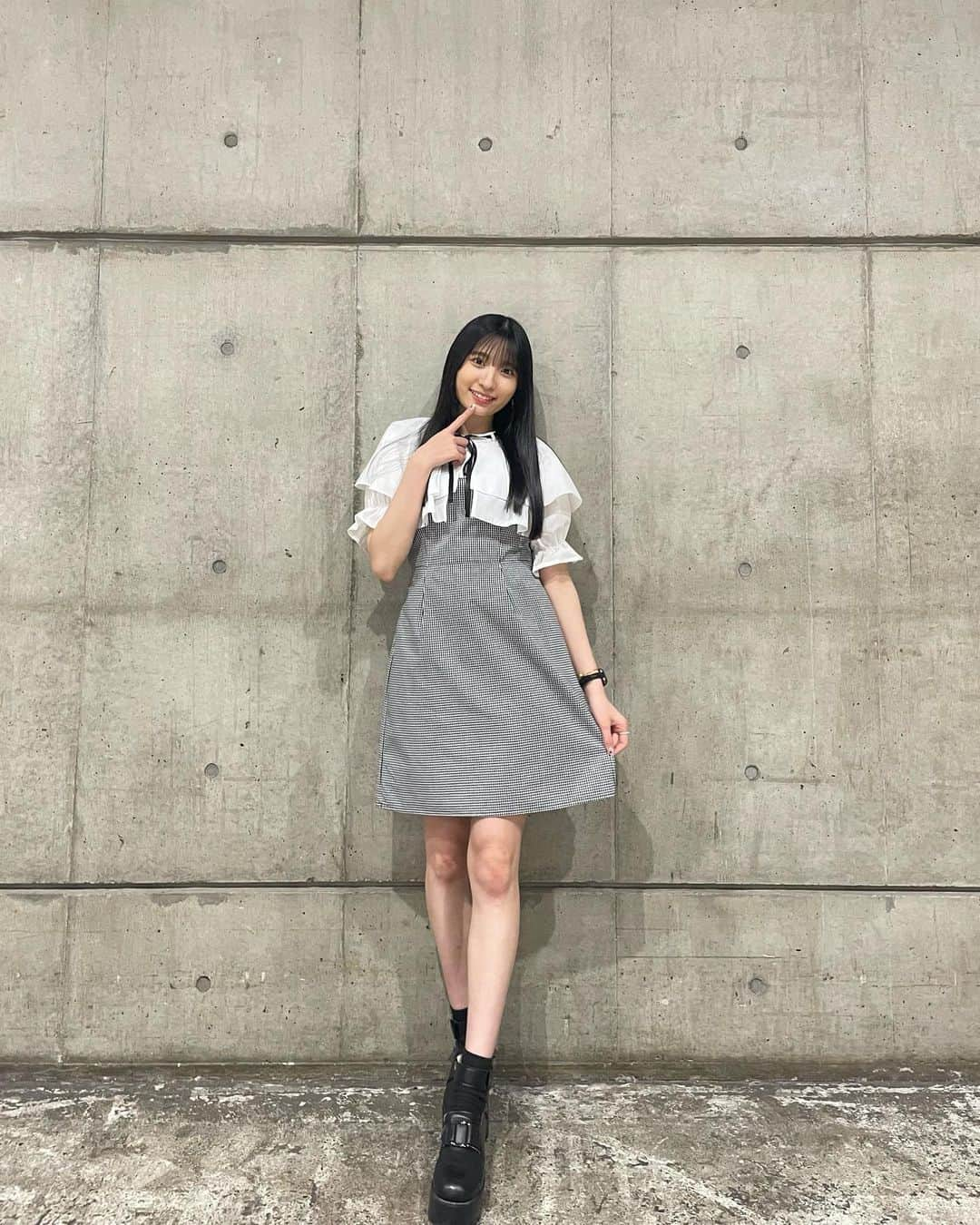 石黒友月のインスタグラム：「お気に入りのワンピース🎀🖤🤍」