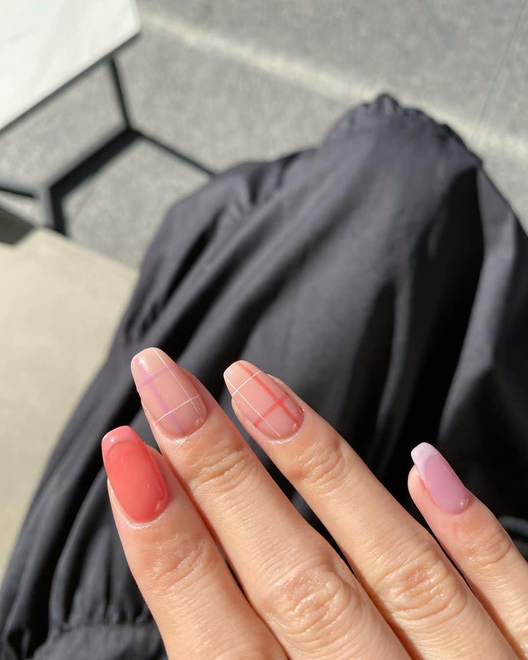 YUKIKOさんのインスタグラム写真 - (YUKIKOInstagram)「. new nails 💅🏻✨ 左右でカラー違い🤍  @moonlit_airi ありがとうございます🩵  #春ネイル #夏ネイル #アシンメトリーネイル #nails」5月20日 20時47分 - 128yukinco