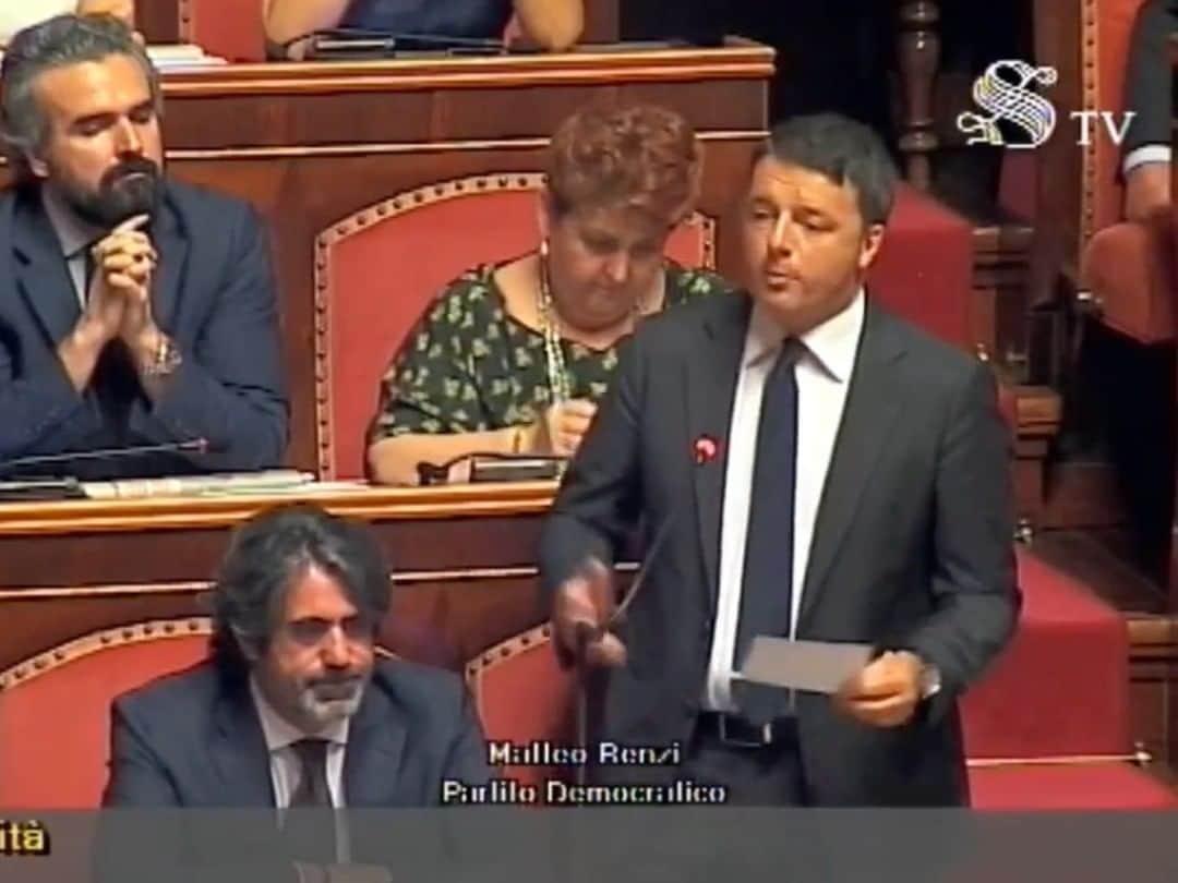 マッテオ・レンツィのインスタグラム：「Cinque anni fa intervenendo in Senato chiesi al Movimento 5 Stelle e alla Lega di non chiudere l’Unità di Missione Italia Sicura. Conte disse vergognosamente di no. Oggi Conte mi attacca, tanto per cambiare. Io mi limito a postare questo intervento di cinque anni fa. Era il 30 luglio 2018. La verità prima o poi arriva」