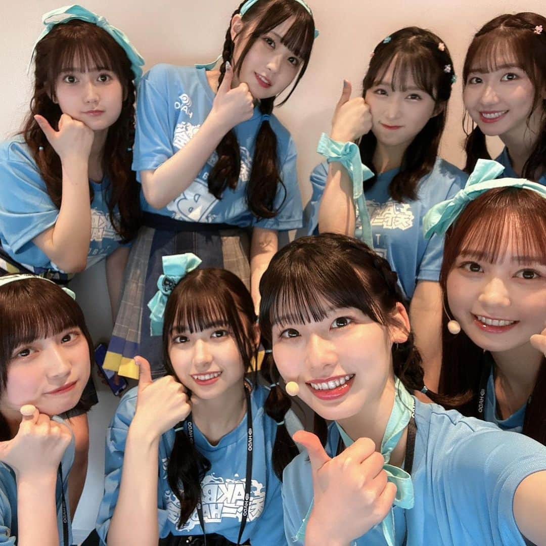 橋本陽菜さんのインスタグラム写真 - (橋本陽菜Instagram)「👍 * #akb48天下一hado会  浅井チームB総合優勝しました😊 嬉しいーー！！！！ チームB全員が強くなっていったFinalseason 🩵 最後の最後の試合は本当に緊張とプレッシャーで押しつぶされていました。 それを支えてくれたのは DAY11までにチームBが優勝を狙える位置にしてくれたメンバー、 今日の私たちの試合までにたくさん点数の差をつけてくれて大丈夫と声をかけてくれたみんな、 最弱と言われていたチームBのモチベを上げて欲しいと言われてそれ以上に最強チームにしてくださったコーチ、 そして何よりエナジー、スーパーボール、拍手、声援、様々な形でチームBの優勝を祈って力をくださったファンのみなさんのおかげです！ 最高の瞬間を味わうことが出来ました！ 本当に本当にありがとうございました😊 #AKB48最近聞いたよね #HADO #pyonstagram  #AKB48 #チームB #浅井チームB #アイドル #富山 #富山県 #はるpyon #橋本陽菜 #圧倒的橋本陽菜 #橋本陽菜を広める」5月20日 21時04分 - 48pyonz_toyama