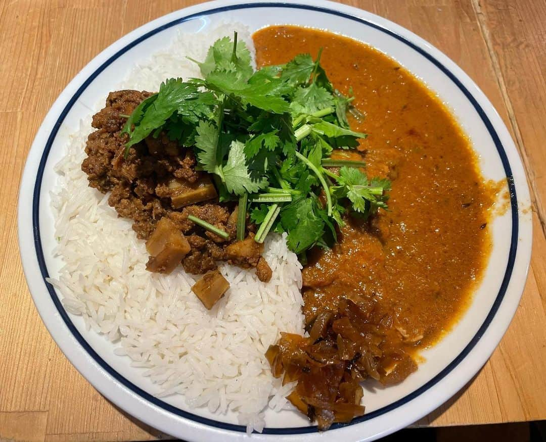 雛形あきこさんのインスタグラム写真 - (雛形あきこInstagram)「娘が好きなスパイスが効いたカレーを食べに。 旦那さんが見付けてきたから 旦那さんが 美味しかったか めちゃくちゃ聞いてくる 私達は何度も美味しかったと 答えながら帰りました #カリーショップくじら  #本当に美味しかった」5月20日 21時14分 - akiko_hinagata