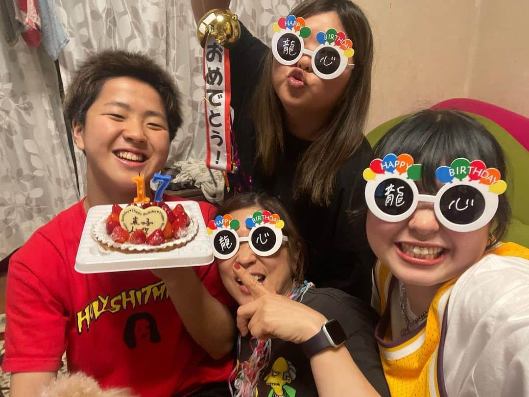 那須川梨々さんのインスタグラム写真 - (那須川梨々Instagram)「☺︎  弟の誕生日partyしたよ🎂💞  Lv.17の末っ子楽しそうでした😂 何よりです🫶🏻  りゅうじんだけじゃなくて由美子も寧々も楽しそうだった♥️♥️♥️  元気に育てよ〜🐉💓  #弟 #happybirthday #パーティー」5月20日 21時07分 - riri_0710