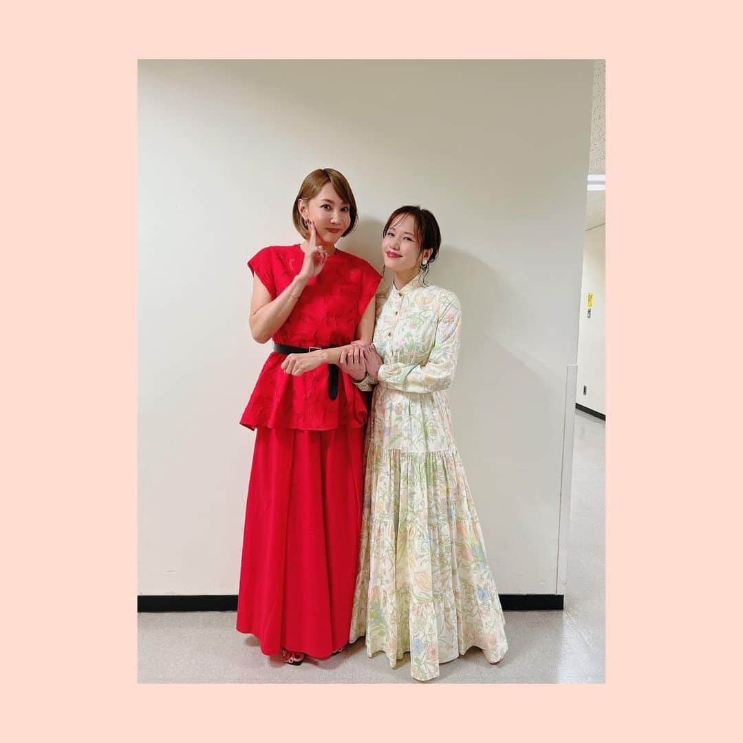 ソニンのインスタグラム：「． 明後日‼️ 5月22日(月)OA NHK「#はやウタ」AM4:15-4:45  #ファクトリーガールズ　の劇中歌を #柚希礼音 さんと披露します。  リアルタイムもしくは録画予約お忘れなく！☺️  #終わった後の緊張したぁの絵 #ハリエットぽい素敵なお衣装 @gucci」