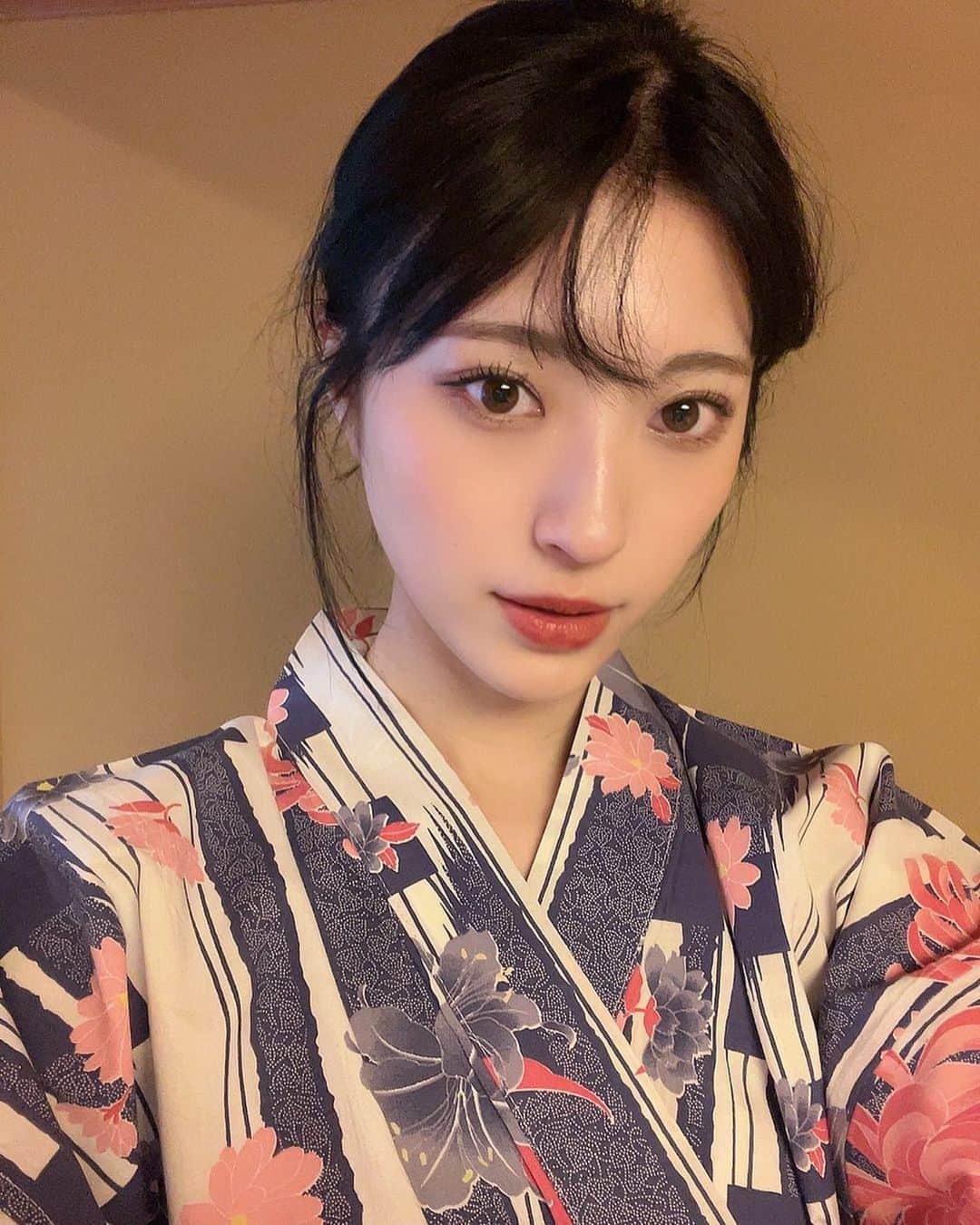 のインスタグラム：「今年は浴衣着てお祭り行きたい🍻🏮🍧 . #浴衣 #浴衣女子 #셀카 #셀피 #셀카그램」