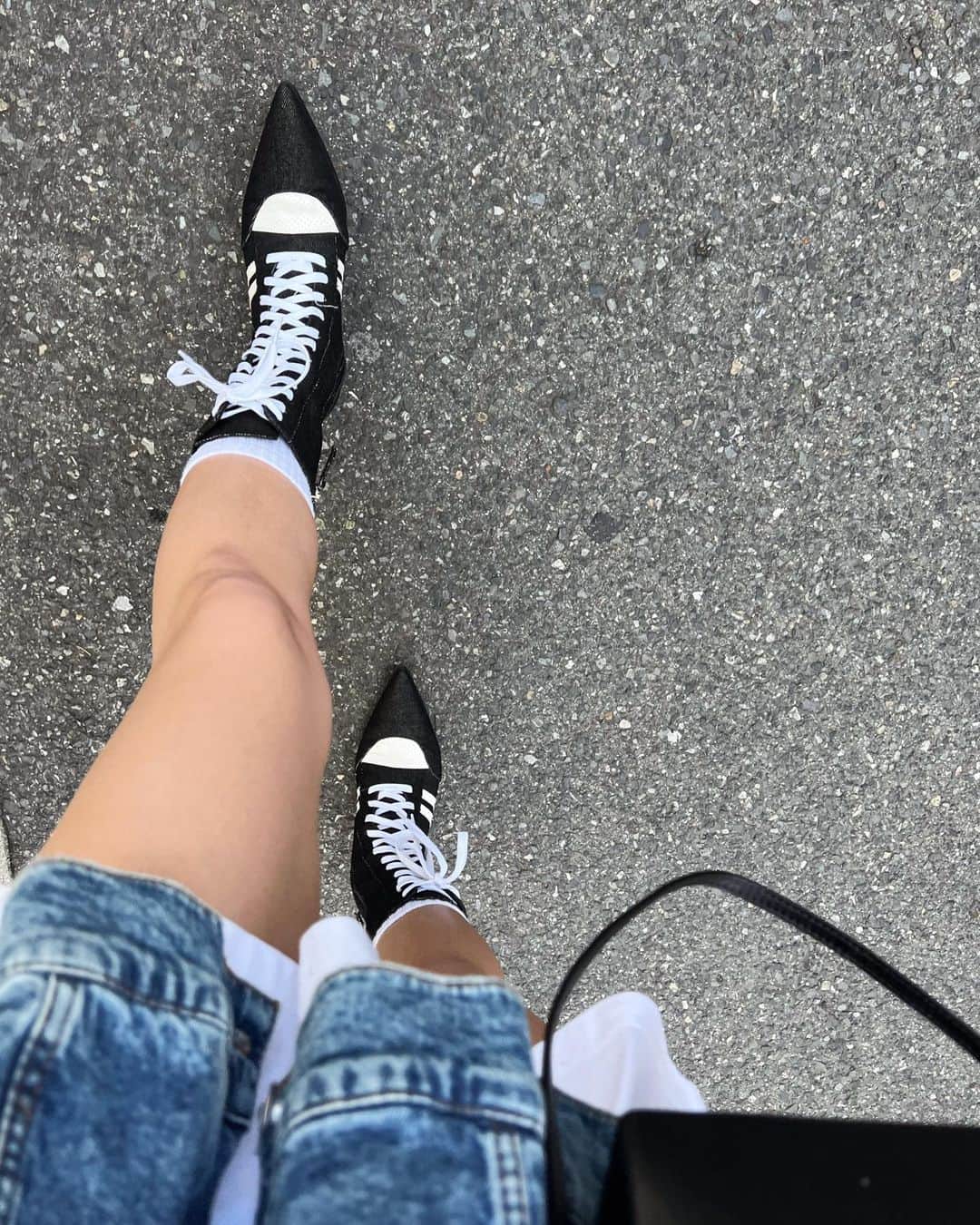 ヒロタナギサのインスタグラム：「🩶🤍🖤」