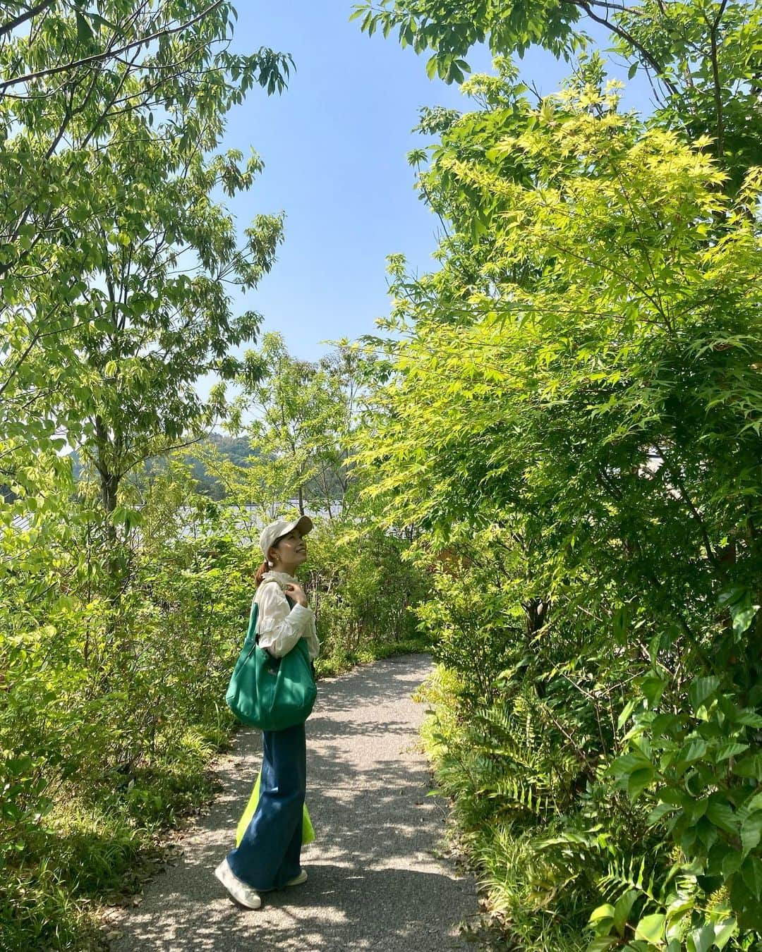 内田絢子さんのインスタグラム写真 - (内田絢子Instagram)「三重県多気町のVISONへの旅！！  大自然の中で、食べて、散歩して、深呼吸して、星を眺めて、温泉に浸かる。  旅に出ると、いろんな感覚が刺激されたり、ゆるんだり。美味しいものにもいっぱい出会えて、楽しい初夏の旅でした♡  #vison #猿田彦珈琲 #cafetomiyama  #海女小屋なか川 #マルシェヴィソン #削節本舗伊勢和 #糀茶寮」5月20日 21時44分 - uccijun