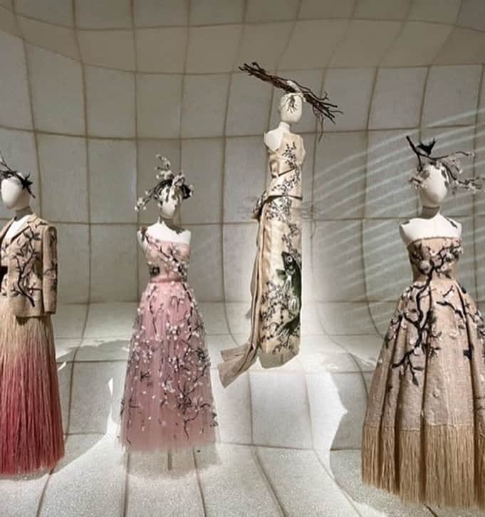 柴田嶺さんのインスタグラム写真 - (柴田嶺Instagram)「知り合いの方にお誘い頂きDiorさんのクチュリエ展に行ってきました✨ ドレスのラインの美しさはもう、、、😭 素敵すぎましたー✨✨✨  #Dior#クチュリエ展#東京都現代美術館」5月20日 21時46分 - ryo_shibata_skate