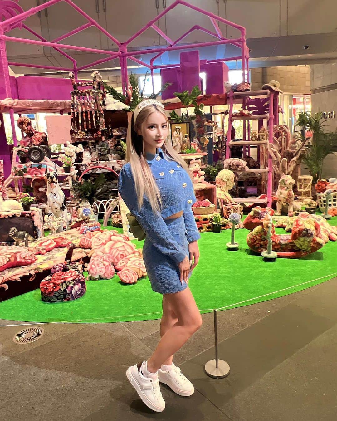 Chikoのインスタグラム：「メルヘン🎈🦄🌈🎀」