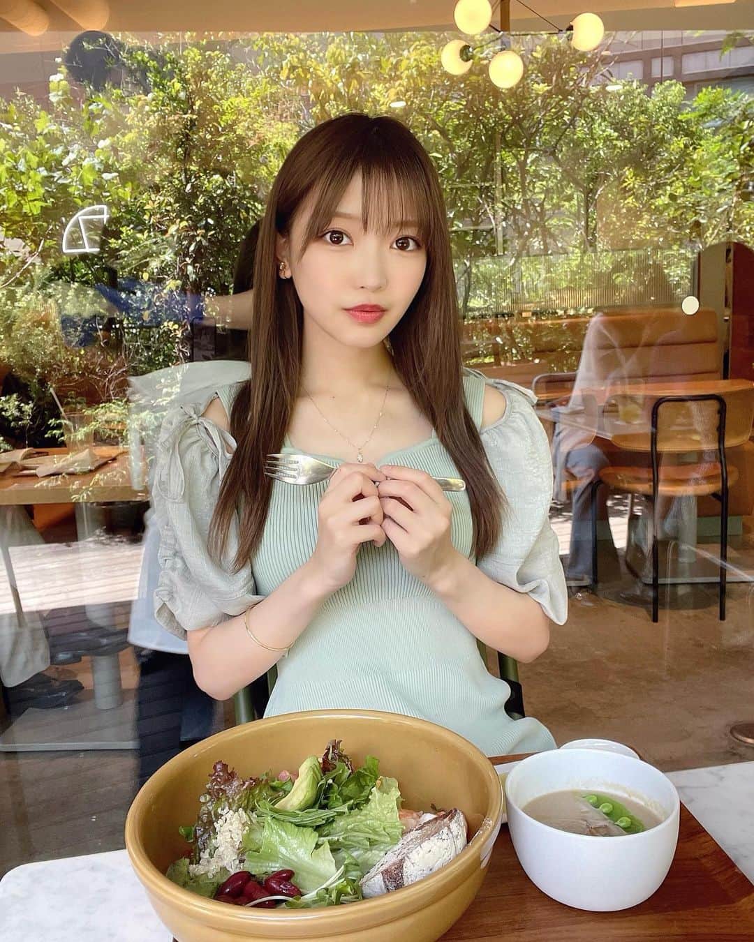 吉沢朱音のグルメインスタ