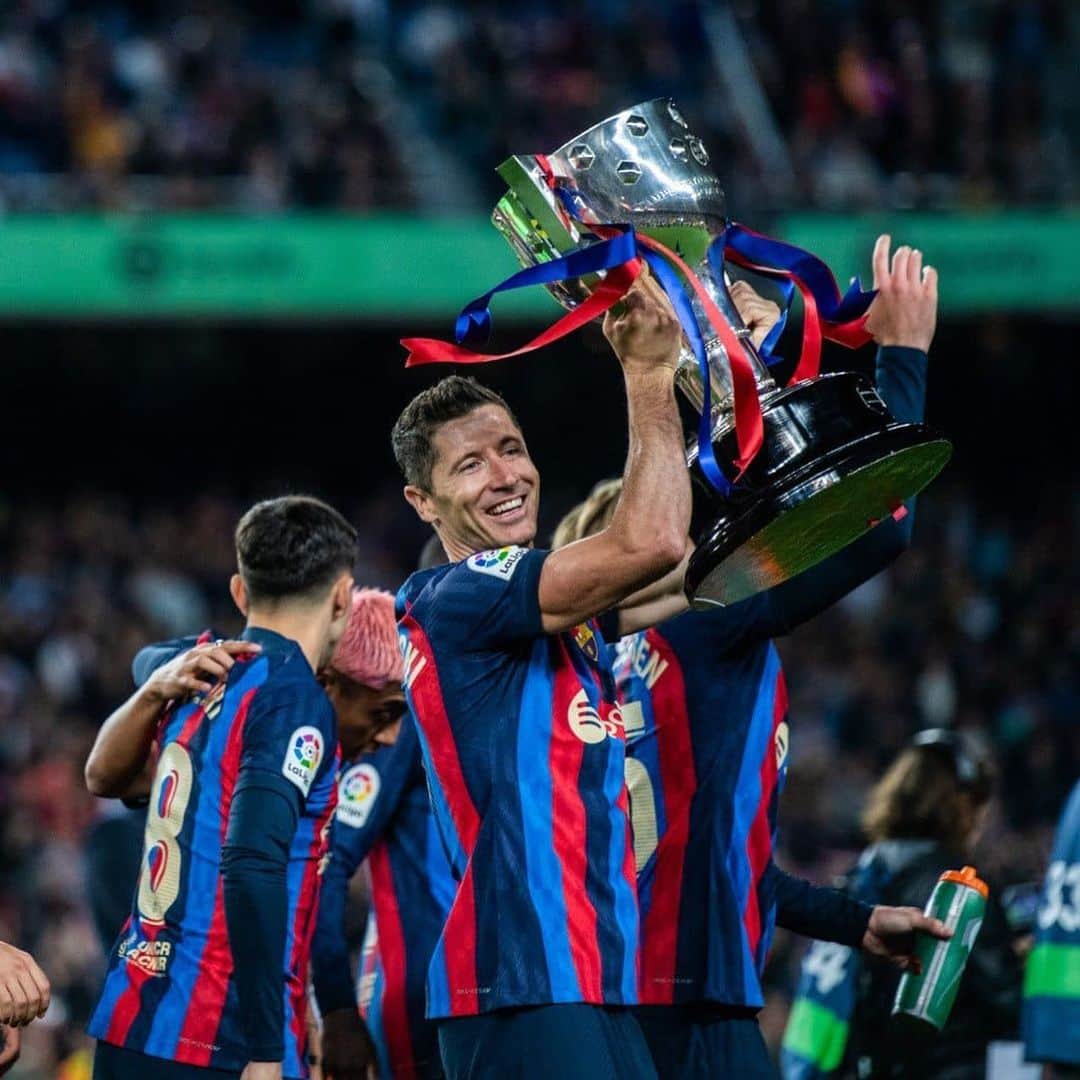 ロベルト・レヴァンドフスキのインスタグラム：「Champions! 🏆  @fcbarcelona」