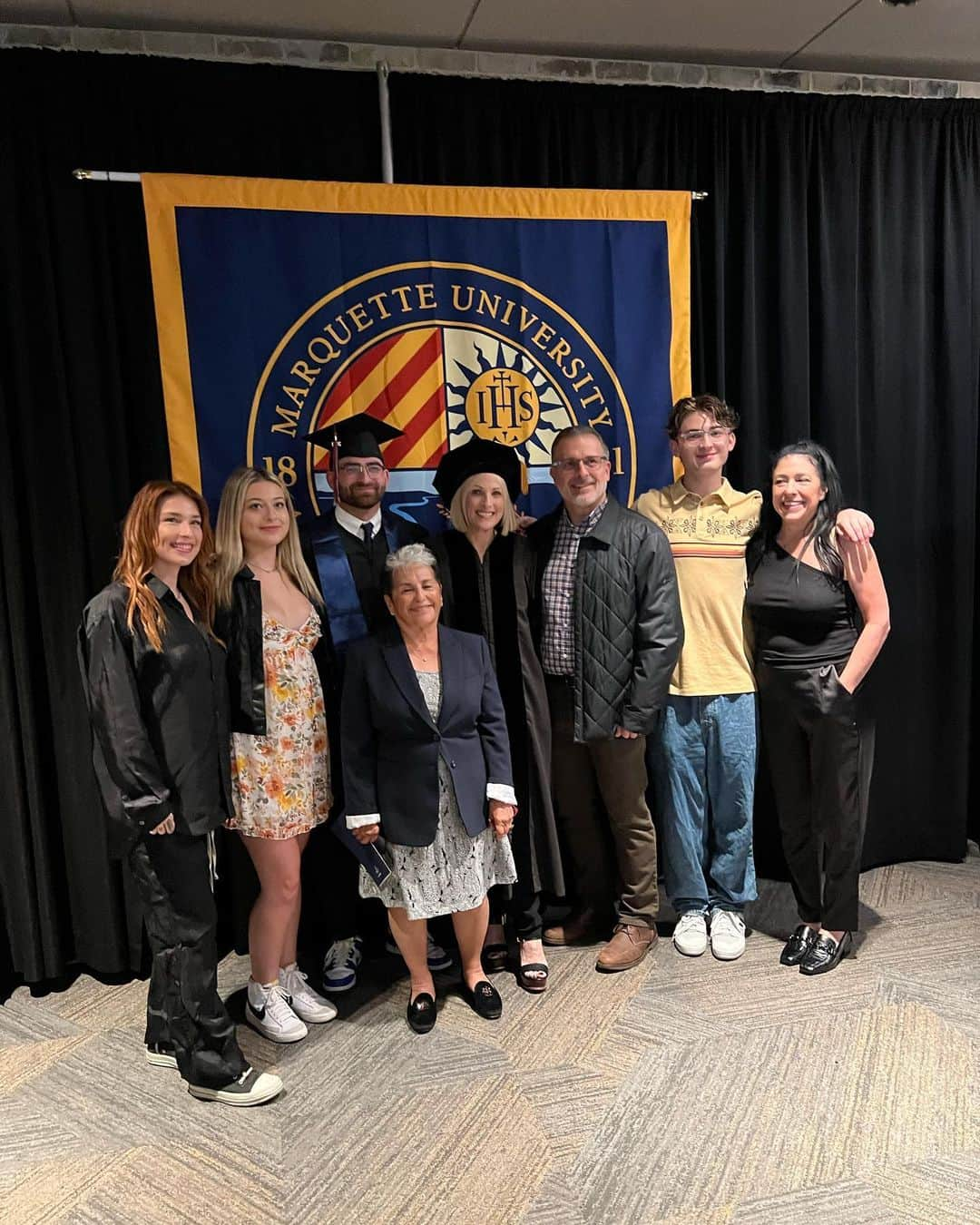 マーリー・マトリンさんのインスタグラム写真 - (マーリー・マトリンInstagram)「Our son Brandon graduated with a Bachelors of Arts in Public Relations at Marquette University this morning! And I had the honor of receiving Doctor of Fine Arts! I delivered the commencement speech to the graduates in which made me so happy. @brandongrandalskii @marquetteuniversity #2023 CONGRATS to every graduate this year! #proudmomanddad @sarahgrandalski @tylergrandalski @isabelle.grandalski @liztannebaum @thewendyadams3 @charlotte.culpepper @kimberly_grandalski 🌟🌟💜💜」5月21日 8時30分 - themarleematlin