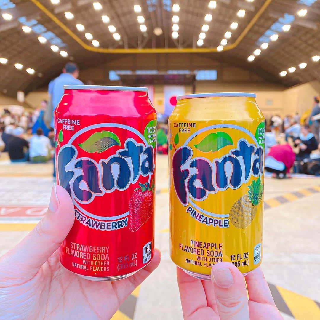 江崎びす子さんのインスタグラム写真 - (江崎びす子Instagram)「ファンタのストロベリーとパイナップルはじめて飲んだ🍓🍍」5月20日 23時44分 - bisukoezaki