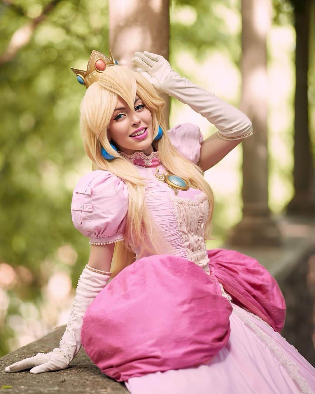 Nadya Antonさんのインスタグラム写真 - (Nadya AntonInstagram)「⭐️ Princess Peach ⭐️ 🎼 A thousand troops of Koopas couldn't keep me from you 🎼  📸 @annakrekova.photo  Cosplay by @nadyasonika  #ilvolta #peaches #nintendo #princesspeach」5月21日 0時03分 - nadyasonika