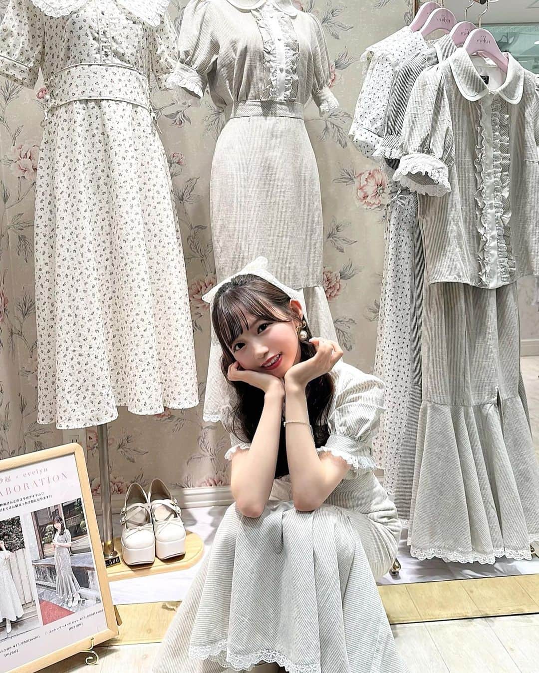 畑美紗起のインスタグラム：「たのしい1日だった〜🥰みんなは？  今日のわたしは evelyn ラフォーレ原宿店さんにて 来店イベントさせていただきました👗🌸🤍  来てくださった方ありがとうございました🫶🏻  お写真撮れたり、お話しできたり おそろいのお洋服で撮れたり とってもたのしかった〜∩^ω^∩  みんなのお顔覚えたいので、 お写真とお名前送ってくださいな📸  みんなとこんなにお話しできるのは お久しぶりだったからなんだかすごく幸せだたよお、！  お洋服もたくさんの方に喜んでいただけて とてもとてもうれしいです🥹🥹  わたしが考えたお洋服を着てくれてるのをみて 本当にうれしくて幸せで、、、 少しでも自信をもてるような特別なお洋服になったらうれしいですし、 たくさん着ていただけたらうれしいです😊  Twitterトレンド入りもありがとう🕊️  来週5/27(土)にはHEP FIVE大阪店にて 来店イベントを行いますので ぜひ会いに来てください🐩🦴  まってるね☺️  #畑美紗起 #evelyn」