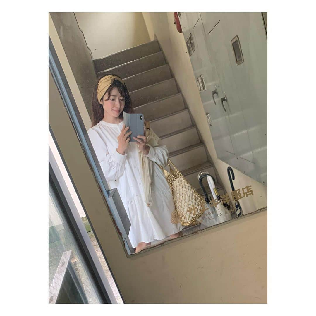 山崎直子さんのインスタグラム写真 - (山崎直子Instagram)「レトロなビルの中にあるオシャレなカフェへ ・ ・ ・ #福岡 #カフェ巡り が楽しい❣️#manipuri の#スカーフ で#ヘアアレンジ #スカーフアレンジ が気になる今日この頃」5月21日 0時05分 - yamanaon