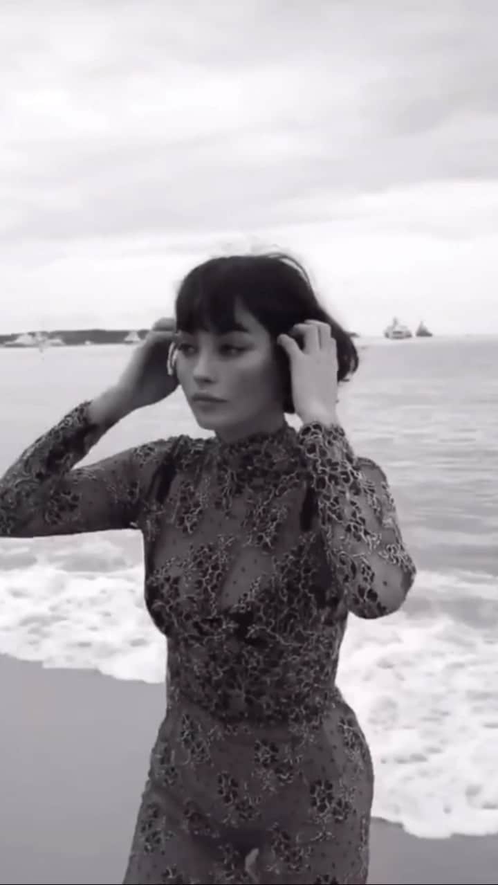 テイラー・ラシェのインスタグラム：「🐚」