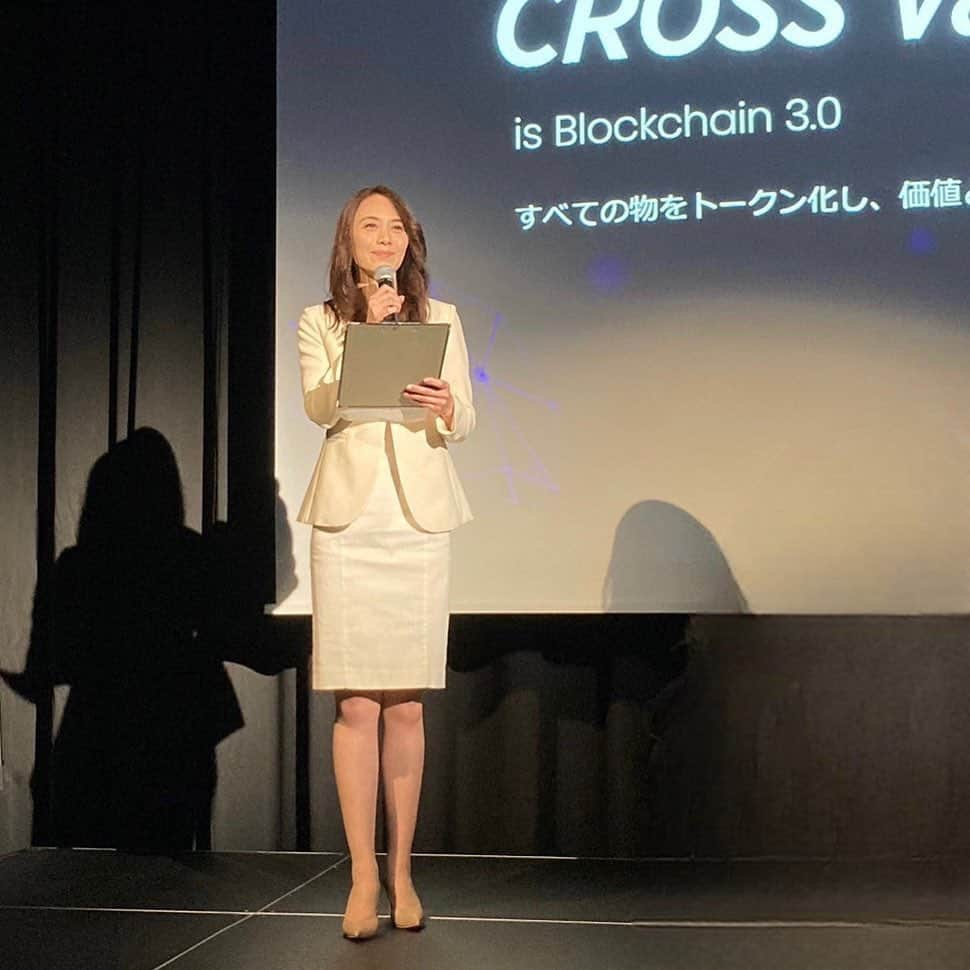 富永沙織さんのインスタグラム写真 - (富永沙織Instagram)「I did the MC of Web3 beam 2023 Material Showcase ~The future that Web3 fascinates.  ・ Web3 beam 2023 Material Showcase〜Web3が魅せる未来〜のMCを担当させていただきました。 ・ #web3 #イベントmc #eventhost #web3conference #web3event #mc #司会 #イベント司会 #カンファレンス #渋谷qws #渋谷キューズ #渋谷スクランブルスクエア #shibuya #materialshowcase #最先端 #イベント会場 #イベント」5月21日 11時00分 - saori_tominaga