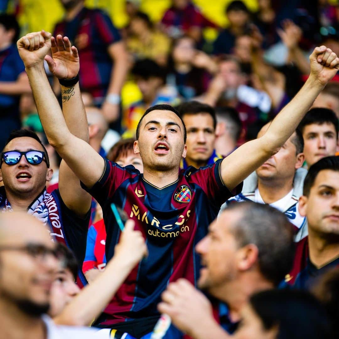 レバンテUDさんのインスタグラム写真 - (レバンテUDInstagram)「🐸 ¡Hoy jugamos en casa!  💙❤️ ¡ENORME AFICIÓN! 💙❤️  #VillarrealBLevante  • @grupomarcosautomocion @macron @sesderma @baleariaferry @amstel_es @cocacola_esp」5月21日 1時40分 - levanteud