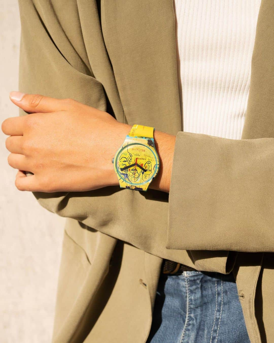 Swatchさんのインスタグラム写真 - (SwatchInstagram)「Let your wrist be the canvas with this wearable masterpiece 🎨 #Swatch #SwatchArtJourney #SwatchxBasquiat @basquiatofficial」5月21日 1時40分 - swatch