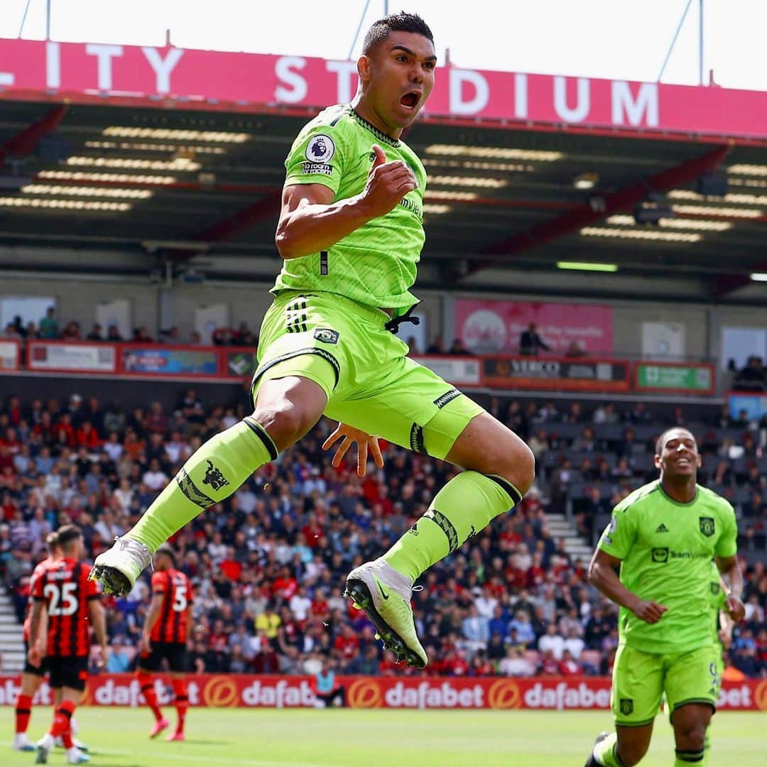 カゼミーロさんのインスタグラム写真 - (カゼミーロInstagram)「Well done lads! 🔴 👊🏽  #MUFC #BOUMUN」5月21日 1時56分 - casemiro